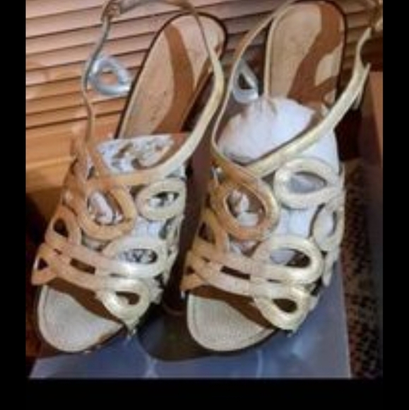 Shoes - Picture 9 of 16